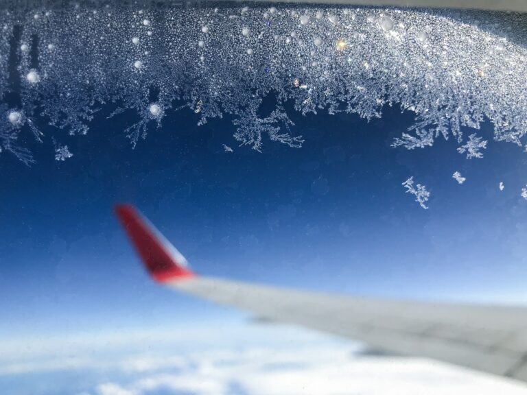 Lees meer over het artikel Gestrand op Schiphol